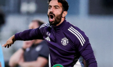 九游APP-颜面扫地,曼联开赛2周仅剩两线作战,今夏2.2亿打造三叉戟