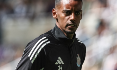 九游APP-伊萨克一周没和埃迪-豪说话，和大多数队友也没交流